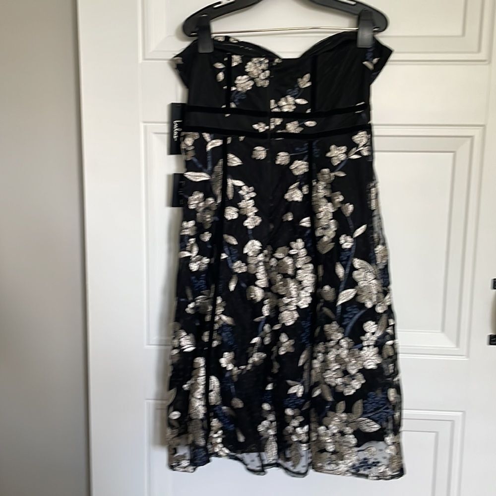 New Lulu’s Black Embroidered Strapless Dress - Picture 3 of 6